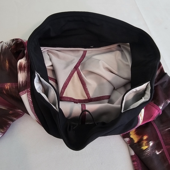 Lululemon Speed Tight IV Full-On Luxtreme Pigment Wind Rumble Print Size 6 - Picture 6 of 10